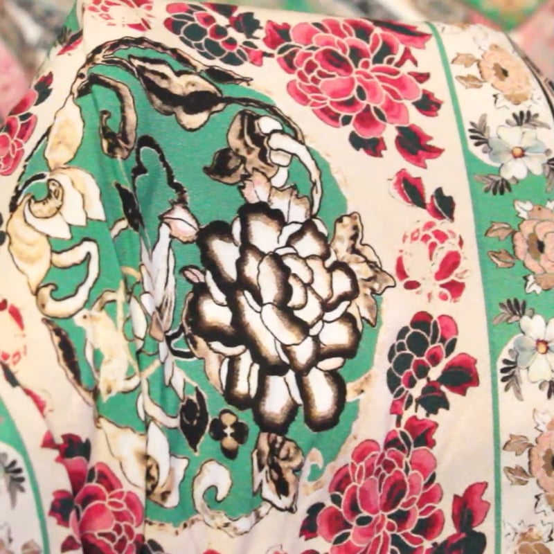 Vidéo: Étoffe 100% viscose - Patchwork fleuri