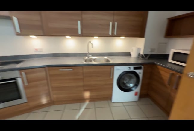 Secure 2 bed, 2 bath 1st floor flat in Wembley HA9 Main Photo