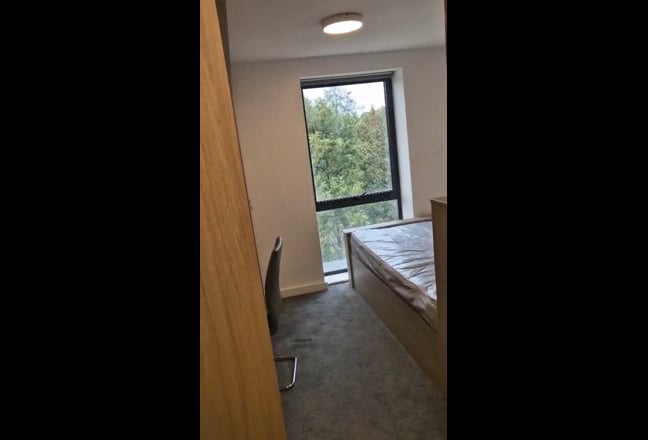 Ensuite Room Available – Unity Square, Liverpool ( Main Photo