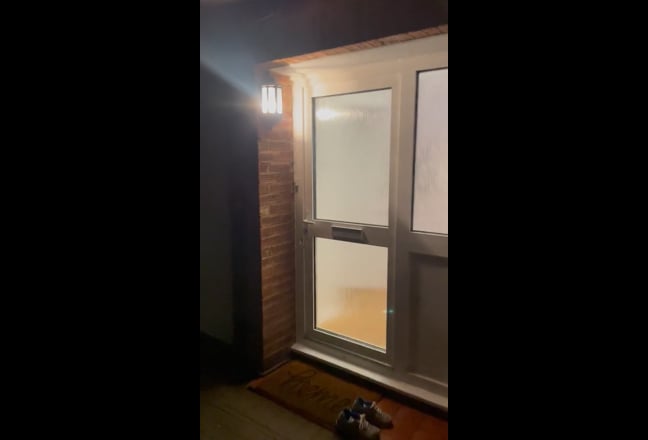 Double bedroom available  Main Photo
