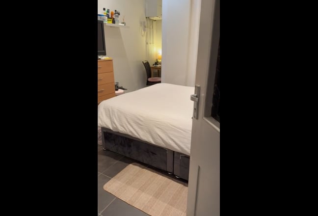 Furnished Double Room With Private Garden Main Photo