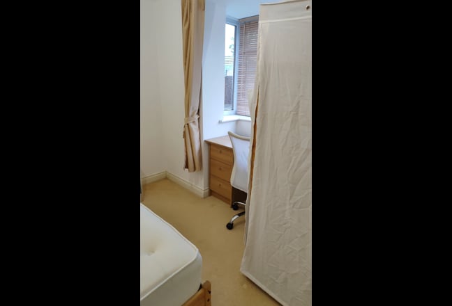 Double room for rent in Sugar Way Woodston  Main Photo