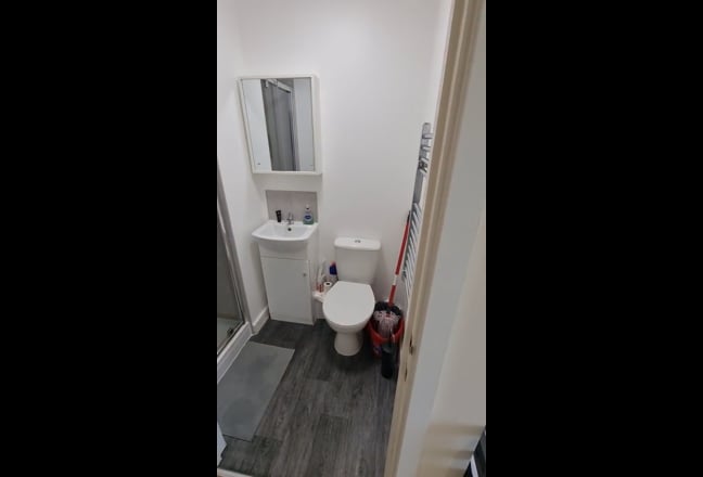 Freshly decorated 1 room apartment Main Photo