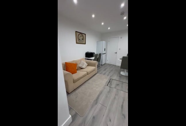 Newly Built 2 Bedroom Flat Turnpike Lane N8  Main Photo