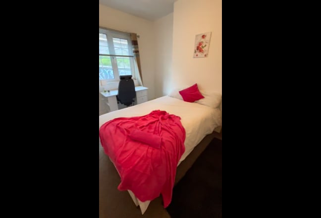 ***Luxury Modern Rooms Preston Circus Location*** Main Photo