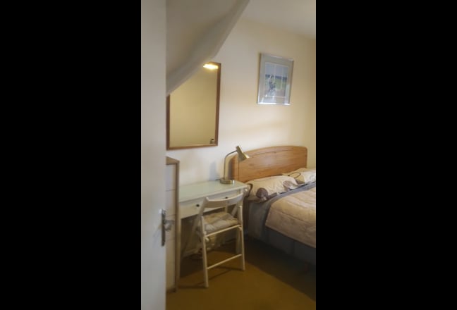 Clean, Private Room, Kitchenette/shower. Main Photo