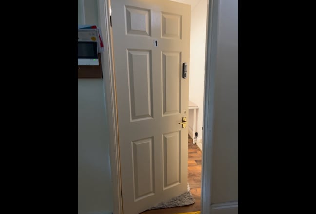 One Double Room Available in All Ladies Flat Main Photo