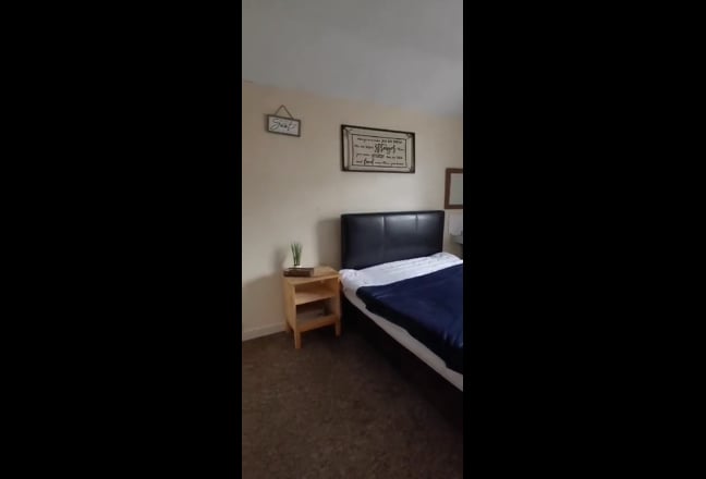 Spacious & Furnished Double room SA1 Main Photo