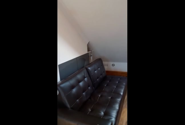 En-suite room available in TW4  Main Photo