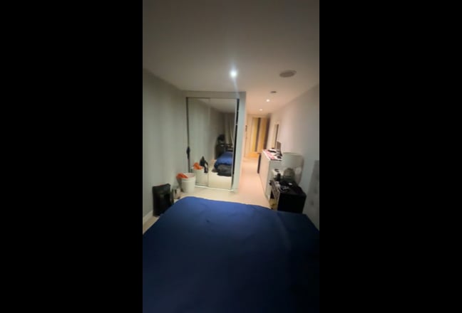 Spacious and en-suite bedroom in Shoreditch Main Photo