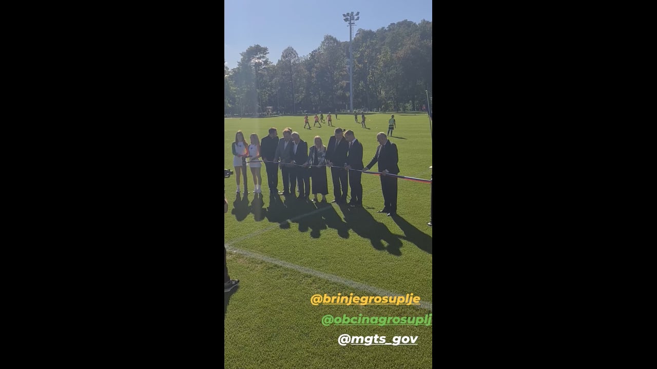 Izjemni pridobitvi v Grosupljem zaploskal tudi Čeferin