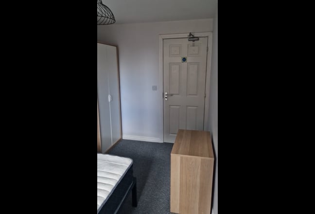 ❤ Freshly Redecorated Dbl!! Modern Shared House ❤ Main Photo