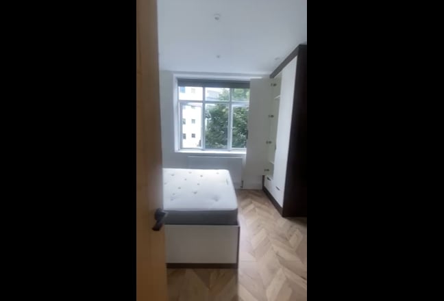 Double bed room to let in city centre  Main Photo