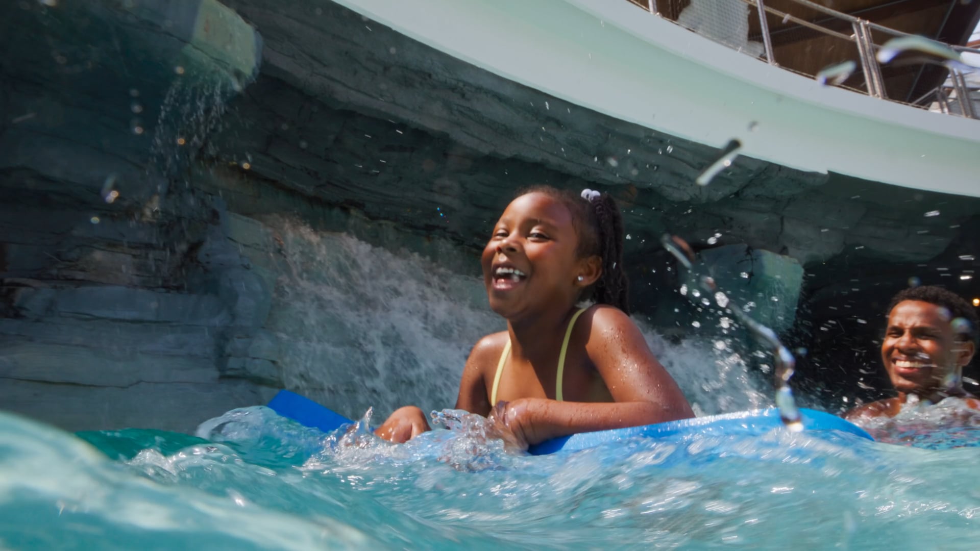 SOUNDWAVES_LONG_GAYLORD_OPRYLAND_2025_