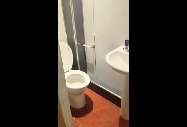 1 single ensuite room in city centre  Main Photo