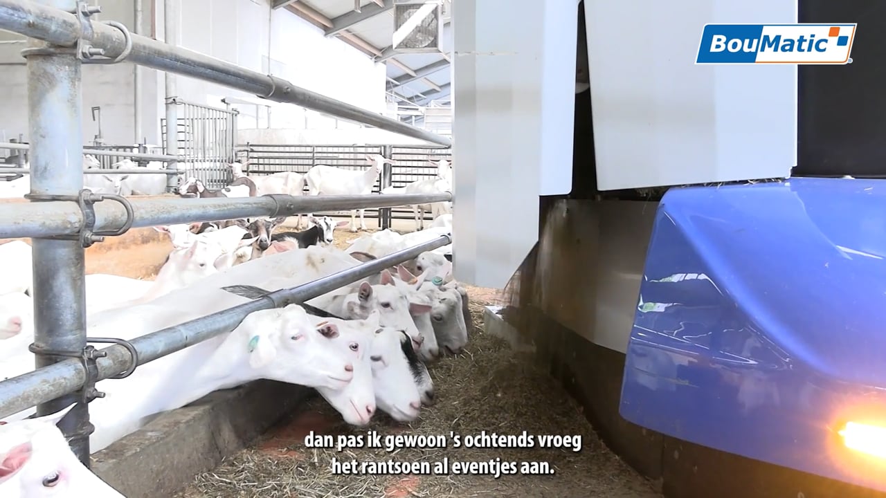 Automatische voerrobot Shutlle Eco op Geitenhouderij Bremer