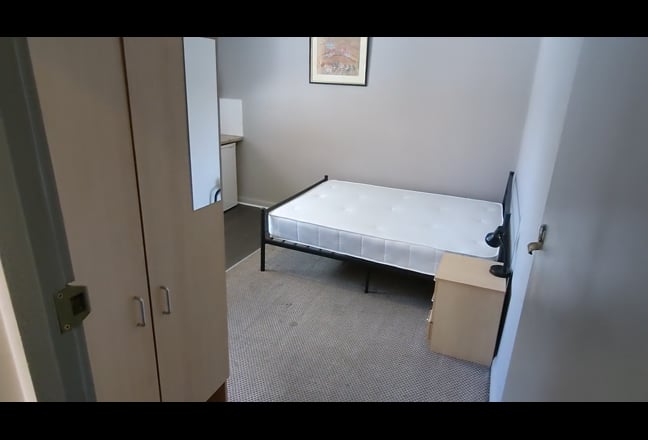 Studio Flat Zone 2 Central West London Westfield  Main Photo