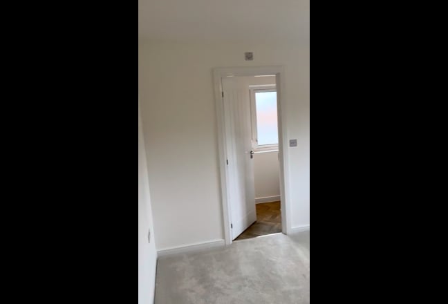 En-suite double bedroom - video tour available Main Photo