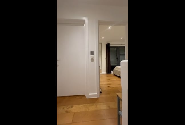 ***Double Bedroom with Terrace/ Available Now *** Main Photo