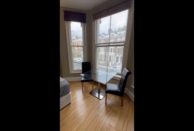 Large ensuite single room in Kensington Olympia Main Photo