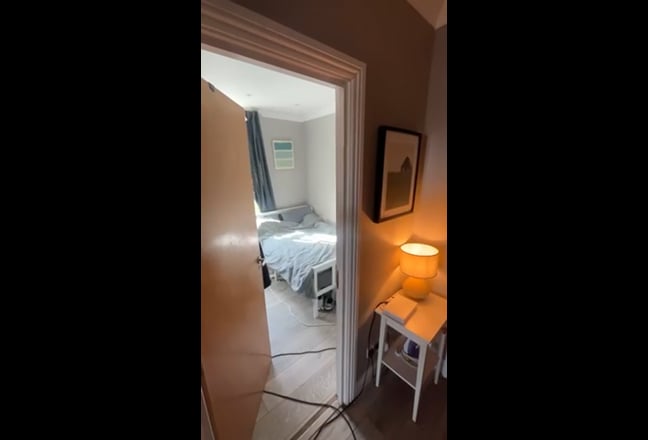  Double room next to Crossharbour st Main Photo