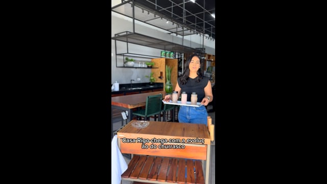 Carrinho de churrasco GAÚCHO - G - Feito em aço e madeira muiracatiara