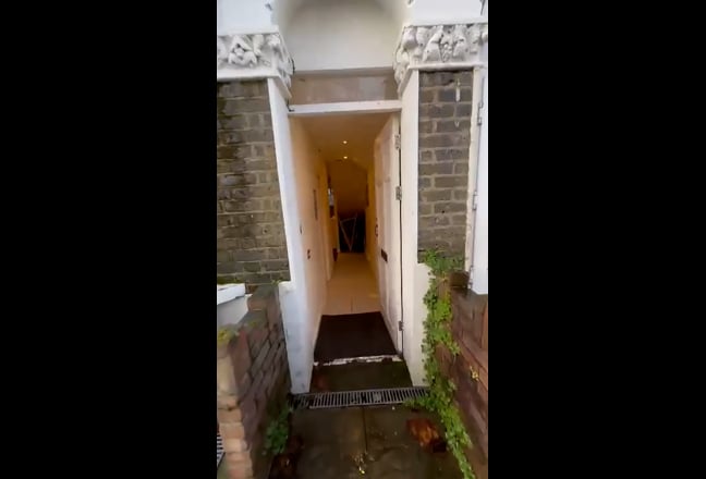 🚨 Spacious En Suite Room in E13 – £910 PCM ALL IN Main Photo