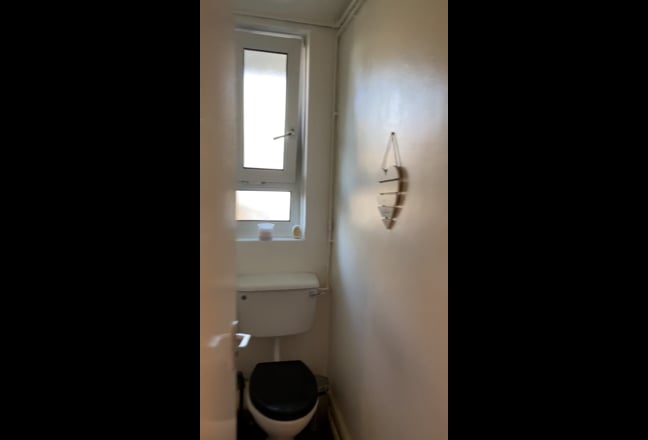 Video 1: Large double bedroom with built in wardrobe