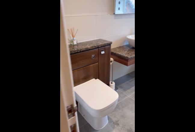 Beautiful Room for rent Main Photo