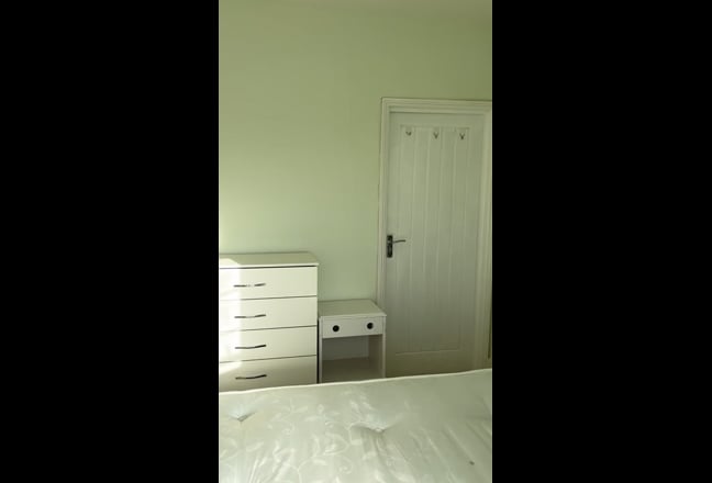 5 Rooms available in Stunning refurbished house  Main Photo