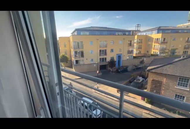 Spacious Room with Large Private Balcony Westferry Main Photo