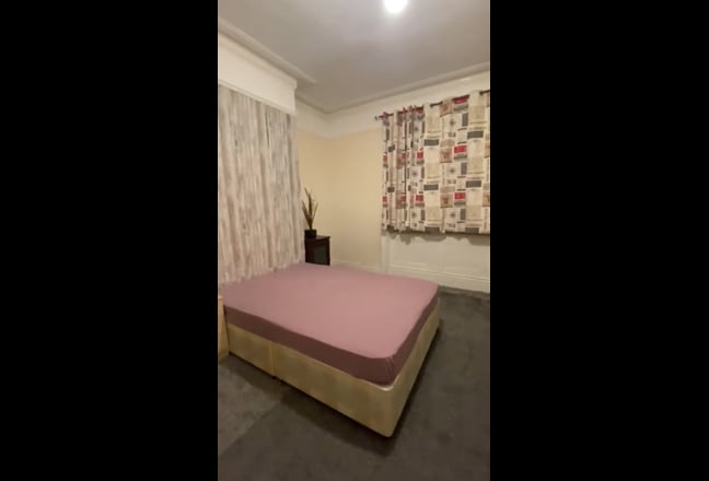 Large Room and Double Room Available  Main Photo