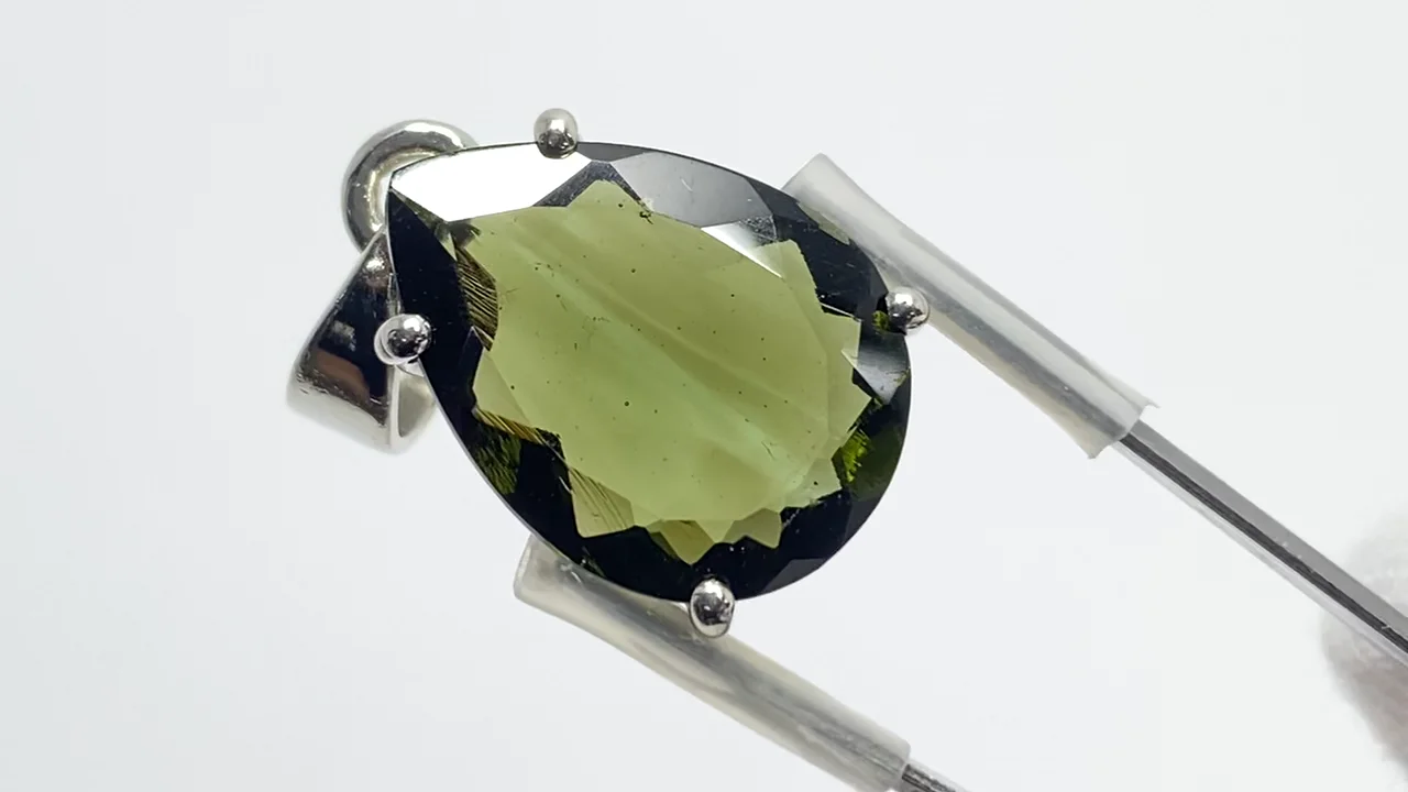 動画】【1点もの】モルダバイトAAA ファセットカットペンダントトップ