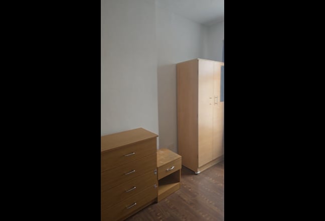 One Double Room to Rent for Single Occupency Main Photo
