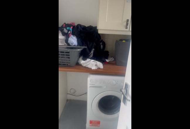 Furnished rooms available Main Photo