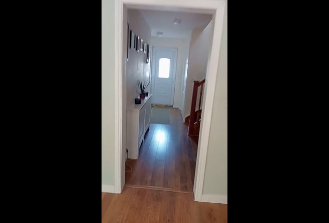Single room in a quiet house Single person only Main Photo