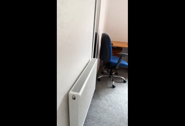 Large double room in large Guildford house Main Photo