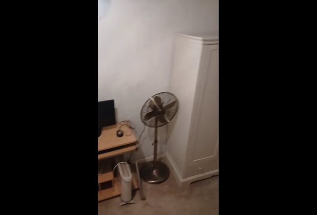 Double and Single room for rent Main Photo