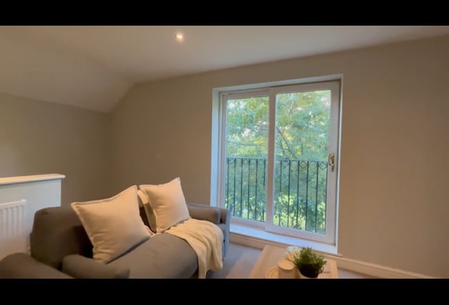 West End 2 Bedroom Flat with own front door Main Photo