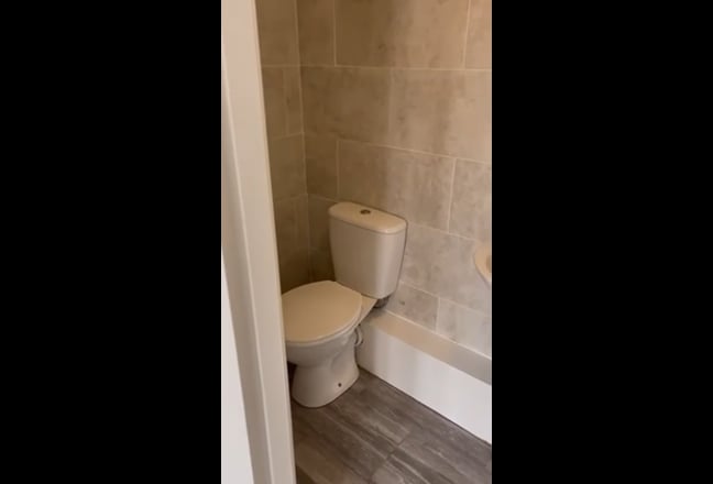 En-suite L4 No deposit. All bills included  Main Photo