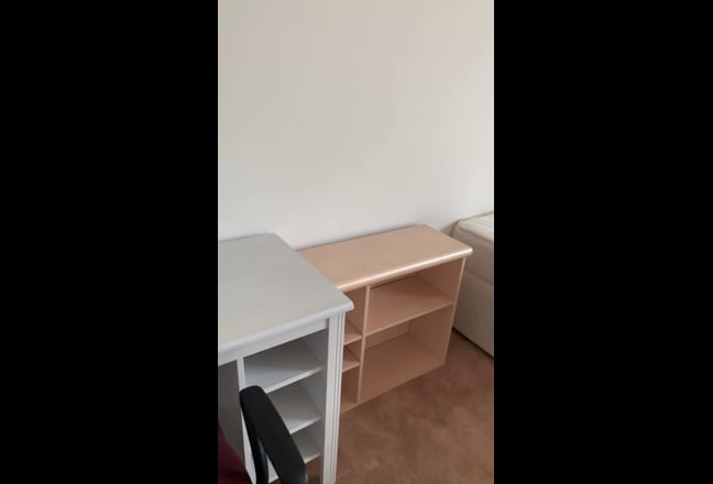 En-suite Room in West End Flat Main Photo