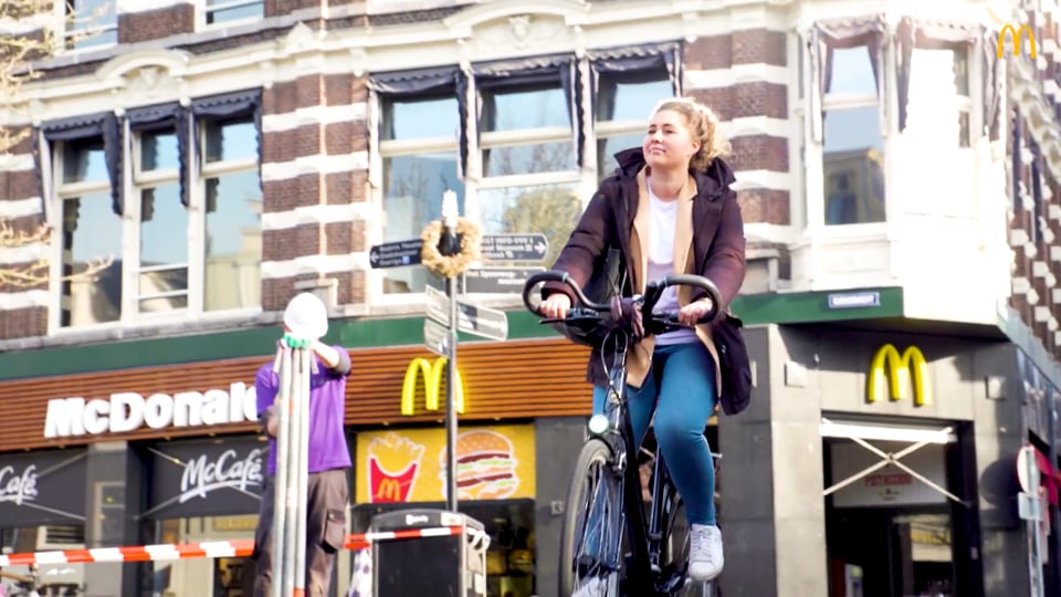 Video afspelen "Bedrijfsvideo | McDonald's - Get to know your City (2022)"