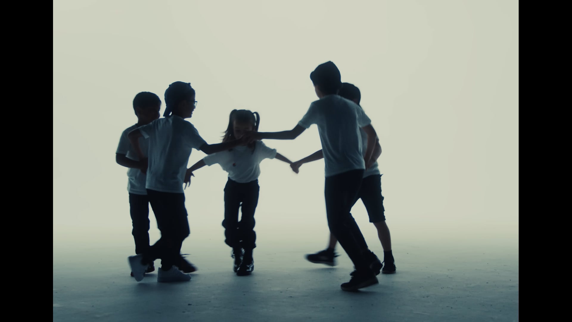 Rauw Alejandro – Hunter