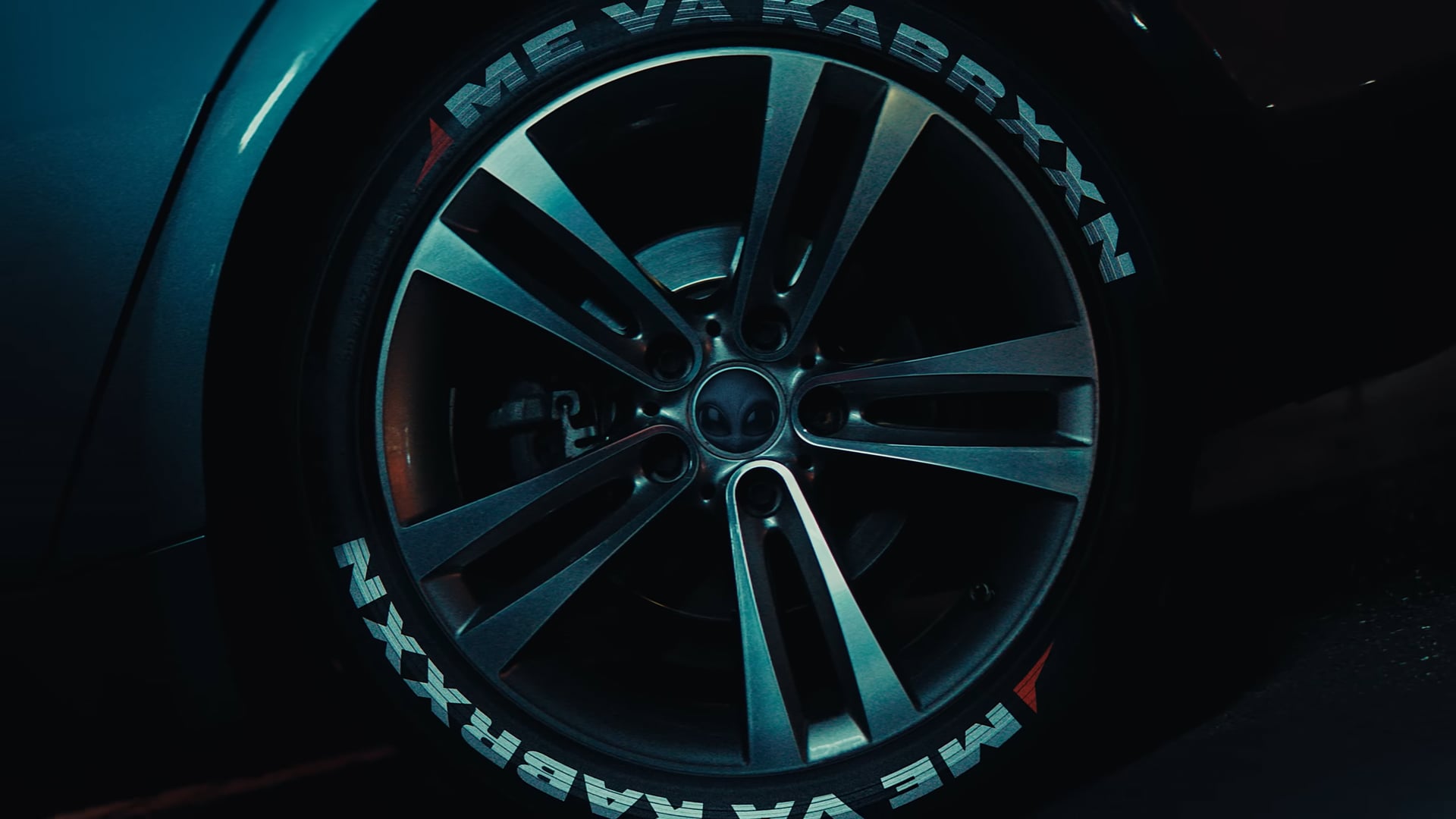 Dei V x Kendo Kaponi – Me Va Kabrxxn