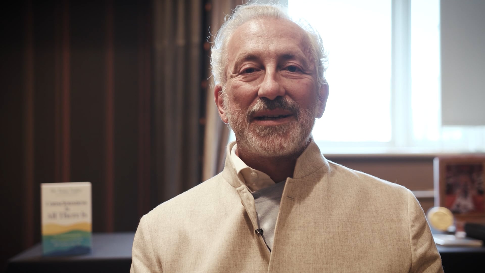 Le Dr Tony Nader parle de la Méditation Transcendantale