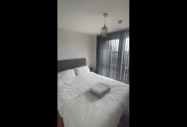 Clean & airy double room to let in Dagenham. Main Photo
