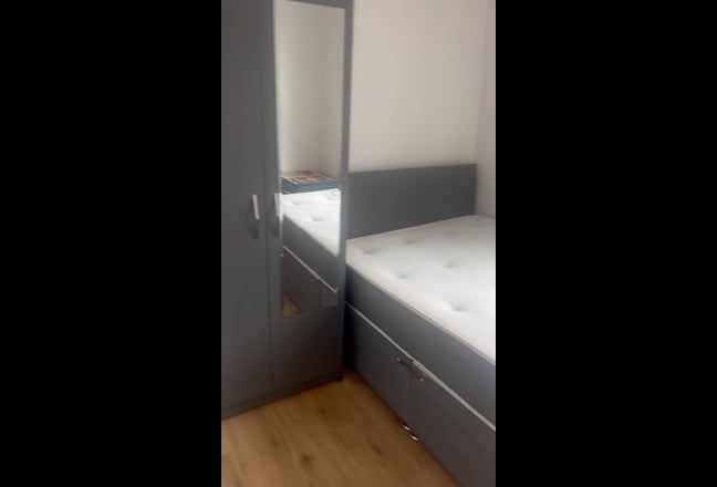 Single room for rent Main Photo