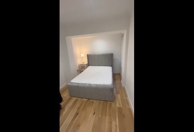 Stunning Ensuite riverside walk to Canary Wharf Main Photo