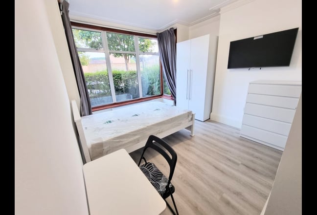 STUNNING Ensuite Double Rooms in Abbey Wood. Main Photo
