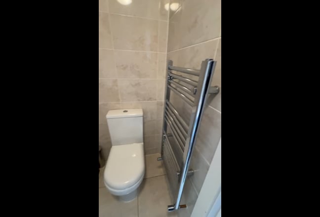 Ensuite room in excellent condition Main Photo